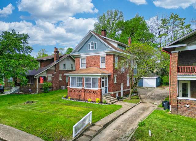 Property at 17 Windsor Pl, Moberly, MO 65270, 3 beds, 1.5 baths