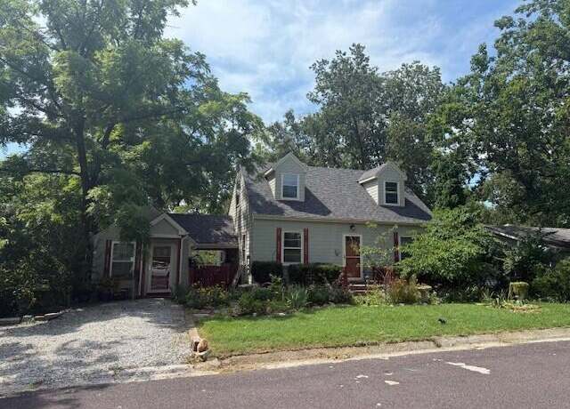 Property at 1108 W Stewart Rd, Columbia, MO 65203, 5 beds, 4 baths