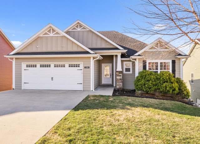 Property at 2306 Longwood Dr, Columbia, MO 65203, 4 beds, 3 baths