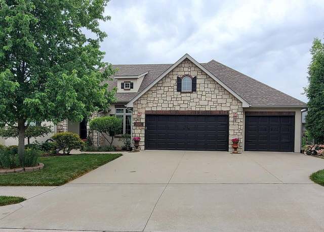 Property at 6503 Gold Finch Ct, Columbia, MO 65201, 5 beds, 3 baths