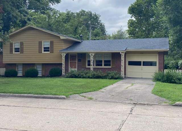 Property at 505 Bourn Ave, Columbia, MO 65203, 3 beds, 2 baths