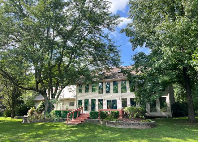 Property at 1201 S Johnmeyer Ln, Columbia, MO 65203, 7 beds, 3 baths
