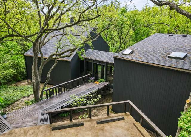 Property at 1418 Bradford Dr, Columbia, MO 65203, 3 beds, 2.5 baths