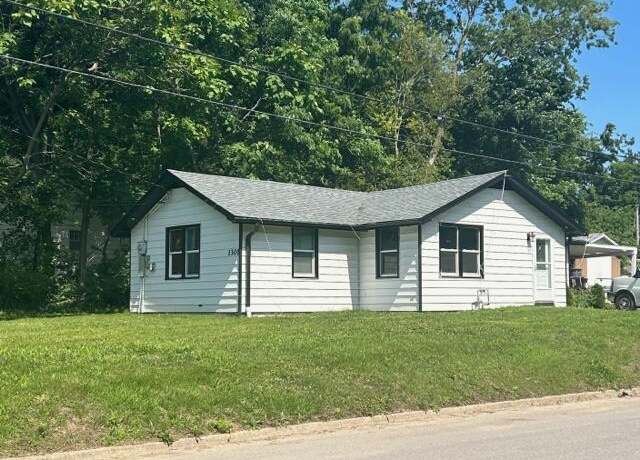 Property at 1301 Ash St, Columbia, MO 65203, 2 beds, 2 baths