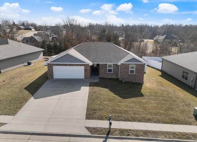 Property at 235 Davis Dr, Holts Summit, MO 65043, 4 beds, 3 baths