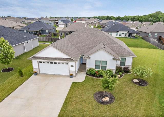 Property at 3515 Goldenwood Dr, Columbia, MO 65202, 3 beds, 2 baths