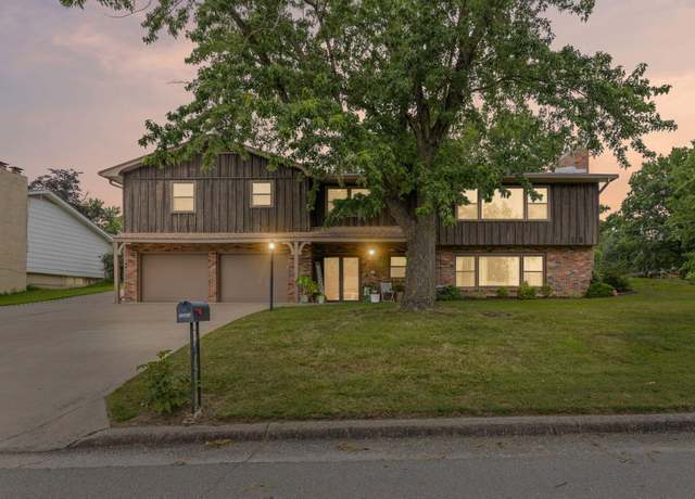 Property at 1201 Fieldcrest, Columbia, MO 65203, 5 beds, 3 baths