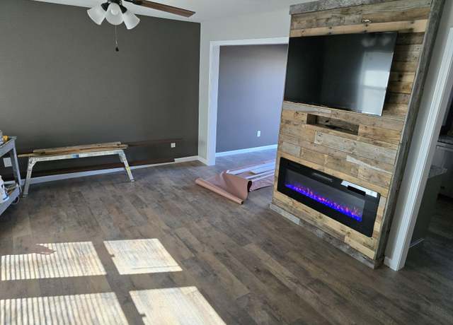 Property at 1223 Henry St, Moberly, MO 65270, 3 beds, 2 baths