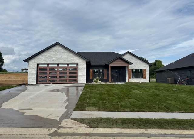 Property at 10884 Country Aire Meadows Ct, Holts Summit, MO 65043, 3 beds, 2 baths