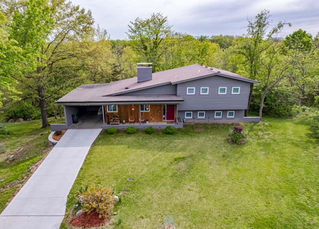 Property at 2002 Valley View Rd, Columbia, MO 65201, 4 beds, 3 baths