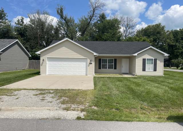 Property at 201 Campbell St, Centralia, MO 65240, 3 beds, 2 baths