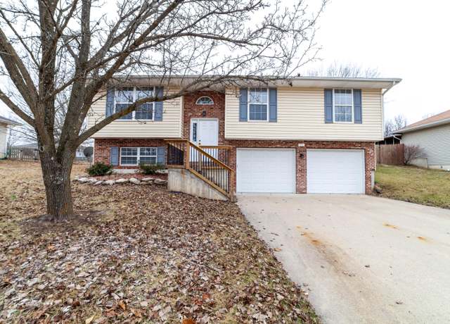 Property at 1619 S Louisville Dr, Columbia, MO 65203, 4 beds, 3 baths