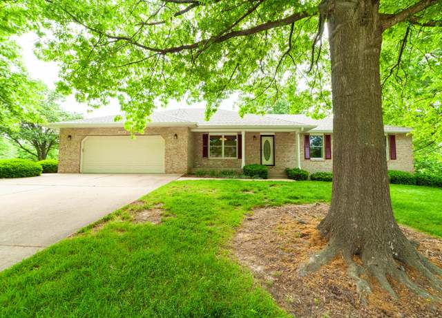 Property at 2004 Bluff Pointe Dr, Columbia, MO 65201, 4 beds, 3 baths