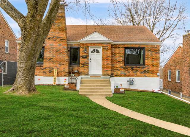 Property at 1307 4th St, Boonville, MO 65233, 2 beds, 2.5 baths