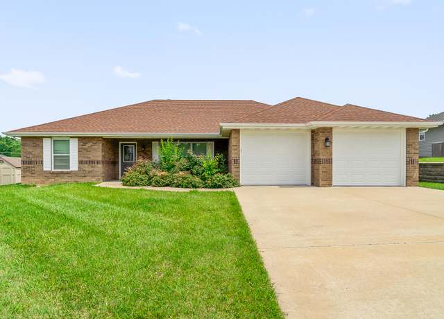 Property at 130 Shelton Dr, Holts Summit, MO 65043, 3 beds, 2 baths