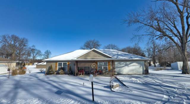 Photo of 407 W Cherry St, Auxvasse, MO 65231