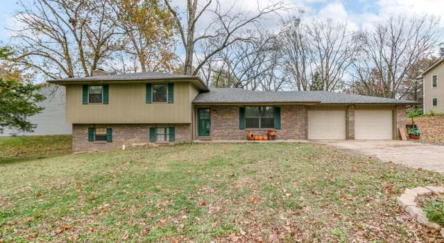 Photo of 327 N Cedar Lake Dr, Columbia, MO 65203
