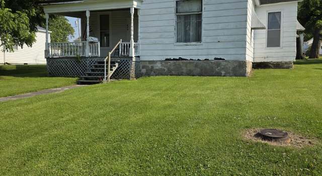 Photo of 523 W Locust St, Paris, MO 65275