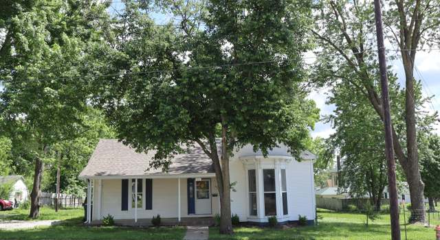Photo of 402 W Spring St, Fayette, MO 65248