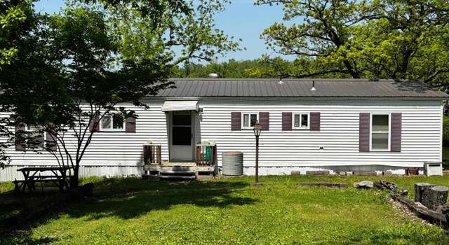 Photo of 239 S Lake Cir, Huntsville, MO 65259