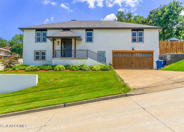Property at 2109 Julie Ln, Jefferson City, MO 65109, 5 beds, 3 baths