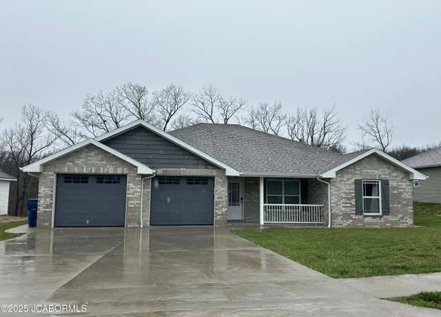 Property at 958 Cochise Dr, Holts Summit, MO 65043, 3 beds, 2 baths