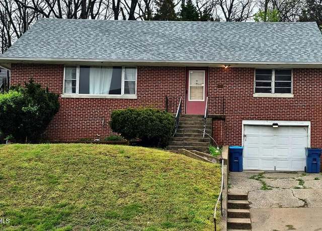 Property at 811 E Dunklin St, Jefferson City, MO 65101, 5 beds, 2.5 baths