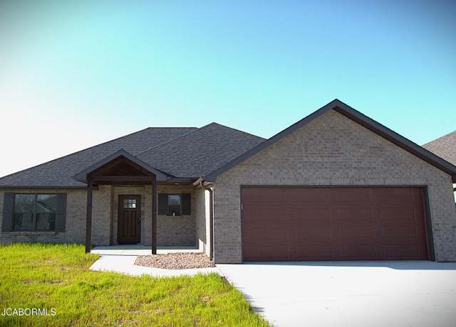 Property at 215 Rosewood Ct, Holts Summit, MO 65043, 3 beds, 2 baths