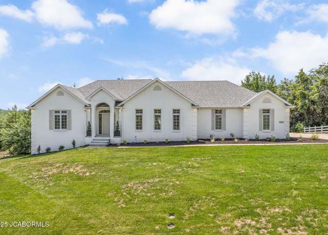 Property at 3515 Gettysburg Pl, Jefferson City, MO 65109, 3 beds, 2.5 baths