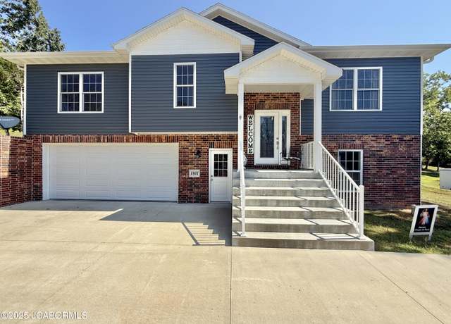 Property at 1401 Ellis Blvd, Jefferson City, MO 65101, 3 beds, 2 baths