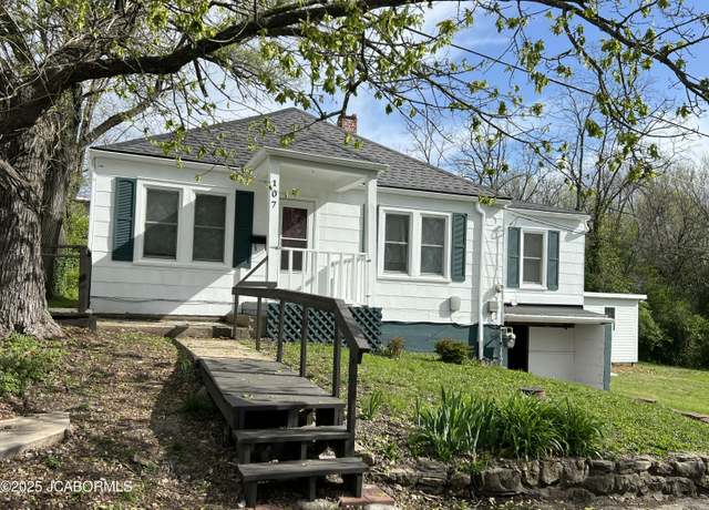 Property at 107 Saults St, Fulton, MO 65251, 3 beds, 1 bath