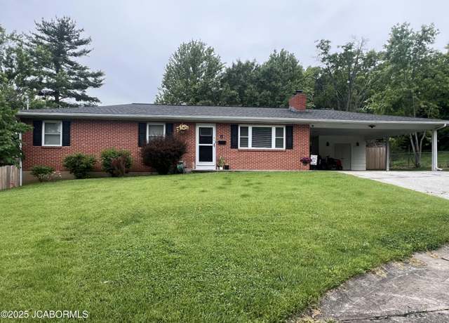 Property at 8 Hawthorn St, Fulton, MO 65251, 4 beds, 3 baths