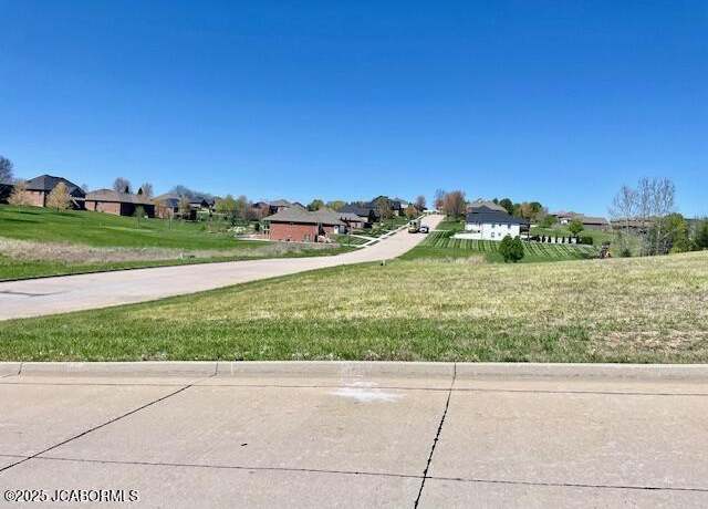Property at 323 Covered Wagon Rd, Jefferson City, MO 65109