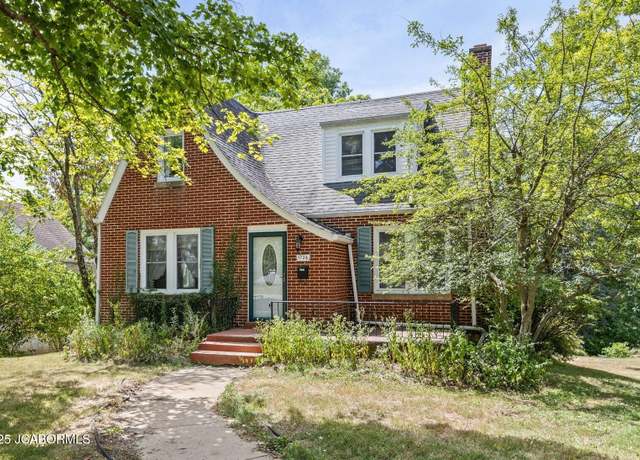 Property at 1728 Green Berry Rd, Jefferson City, MO 65101, 4 beds, 2 baths