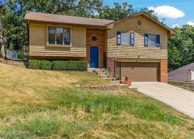 Property at 1715 Independence Dr, Jefferson City, MO 65109, 3 beds, 3 baths