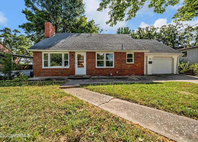 Property at 1219 Edgewood Dr, Jefferson City, MO 65109, 3 beds, 2 baths