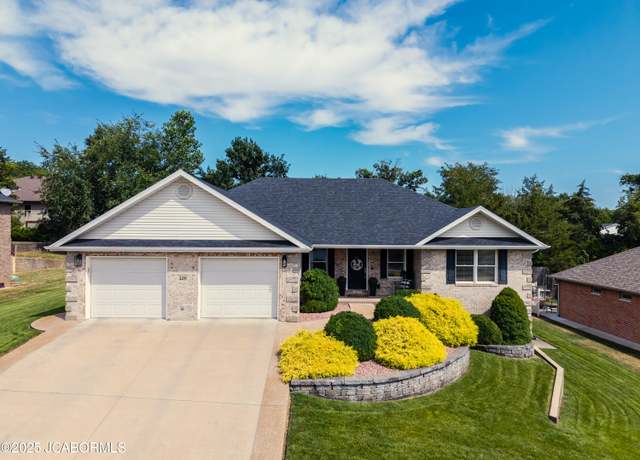 Property at 520 Natchez Trace Dr, Jefferson City, MO 65109, 4 beds, 3 baths