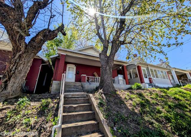 Property at 309 Locust St, Jefferson City, MO 65101, 2 beds, 1 bath
