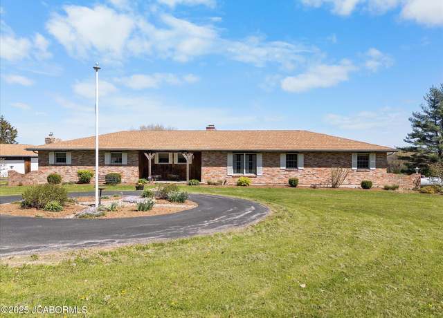Property at 4048 State Hwy J, Fulton, MO 65251, 3 beds, 2.5 baths