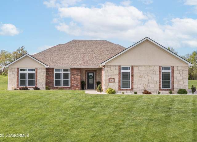 Property at 802 Nob Hill Hl, Jefferson City, MO 65109, 3 beds, 2.5 baths