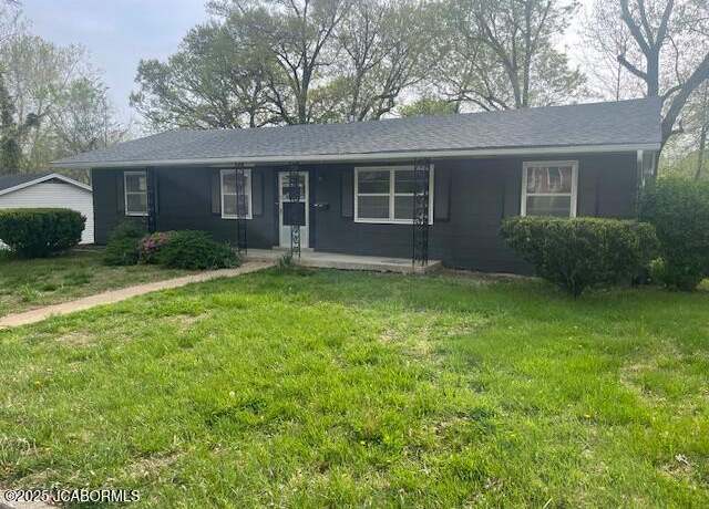 Property at 514 Belair Dr, Jefferson City, MO 65109, 3 beds, 2 baths