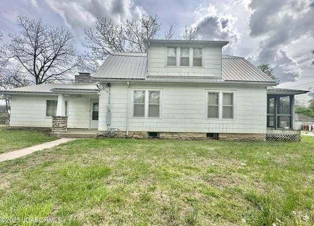 Property at 122 N Grand Ave, Eldon, MO 65026, 5 beds, 1.5 baths