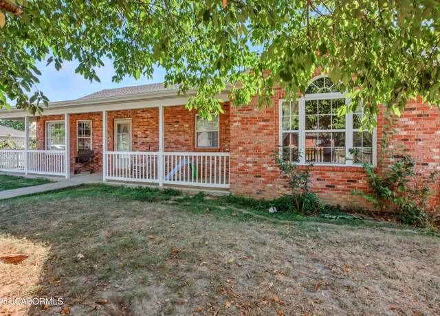 Property at 1907 Rolling Hills Dr, Jefferson City, MO 65109, 3 beds, 2.5 baths