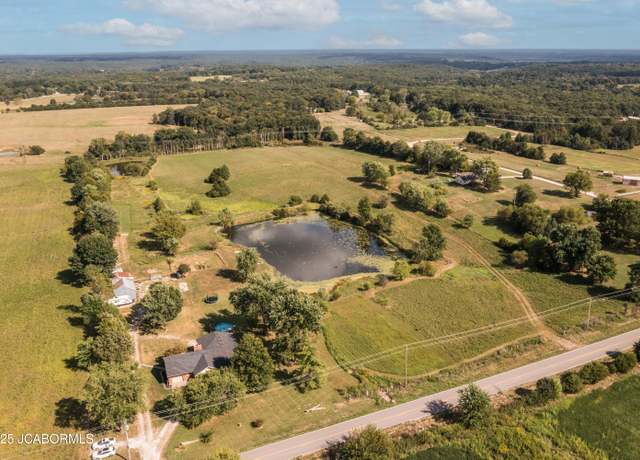 Property at 2943 State RD TT, New Bloomfield, MO 65063, 3 beds, 3.5 baths