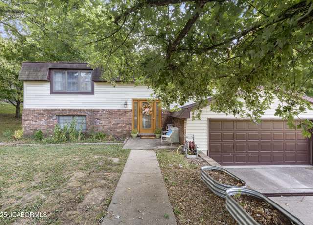 Property at 218 Chris Dr, Jefferson City, MO 65101, 4 beds, 2 baths