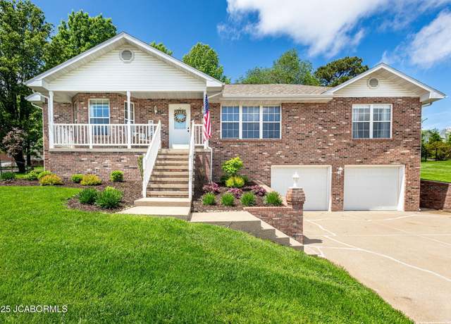 Property at 2010 Brady Dr, Jefferson City, MO 65101, 3 beds, 3 baths