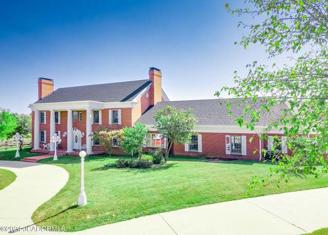 Property at 7917 Campbell Rd, Russellville, MO 65074, 3 beds, 4 baths