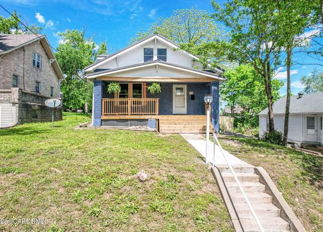 Property at 112 W Atchison St, Jefferson City, MO 65101, 4 beds, 1.5 baths