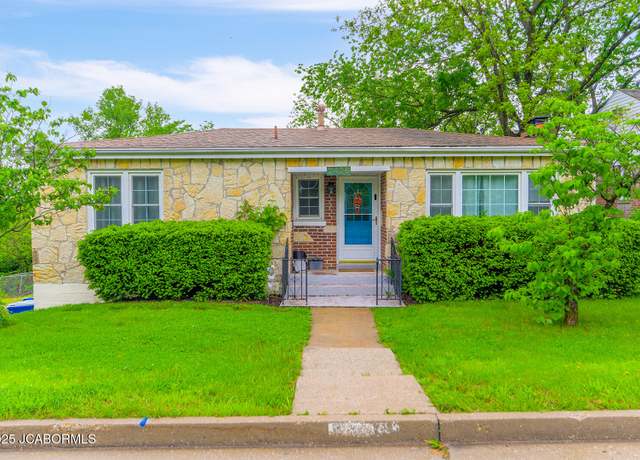 Property at 2426 ST Louis Rd, Jefferson City, MO 65101, 2 beds, 2 baths
