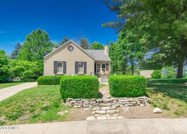 Property at 1912 Hayselton Dr, Jefferson City, MO 65109, 3 beds, 2 baths